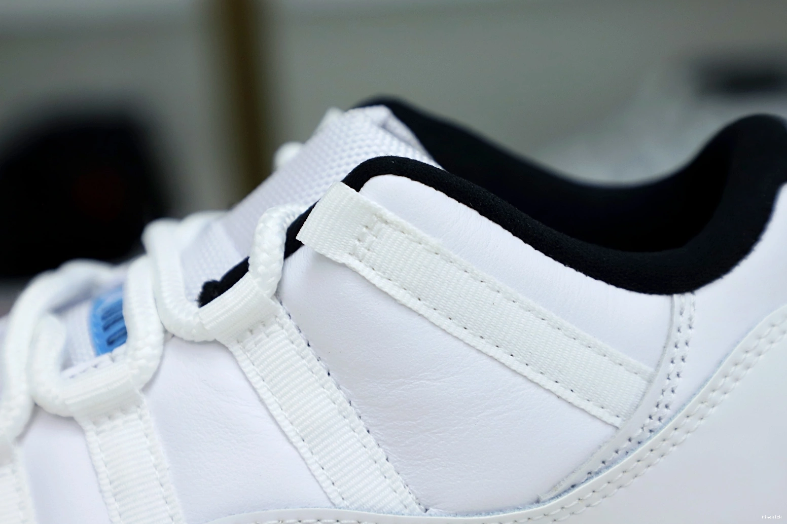 JORDAN RETRO LOW LEGEND AIR BLUE 11 0824